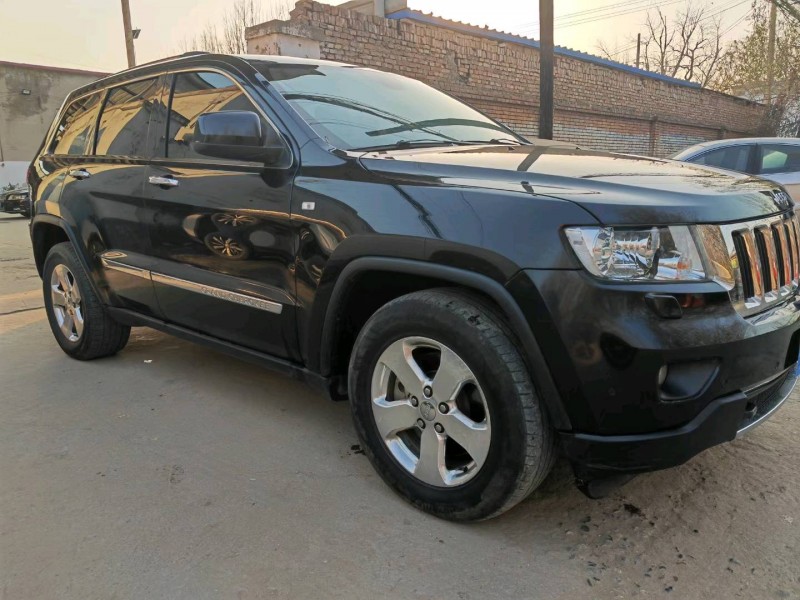 保定13年Jeep大切诺基2