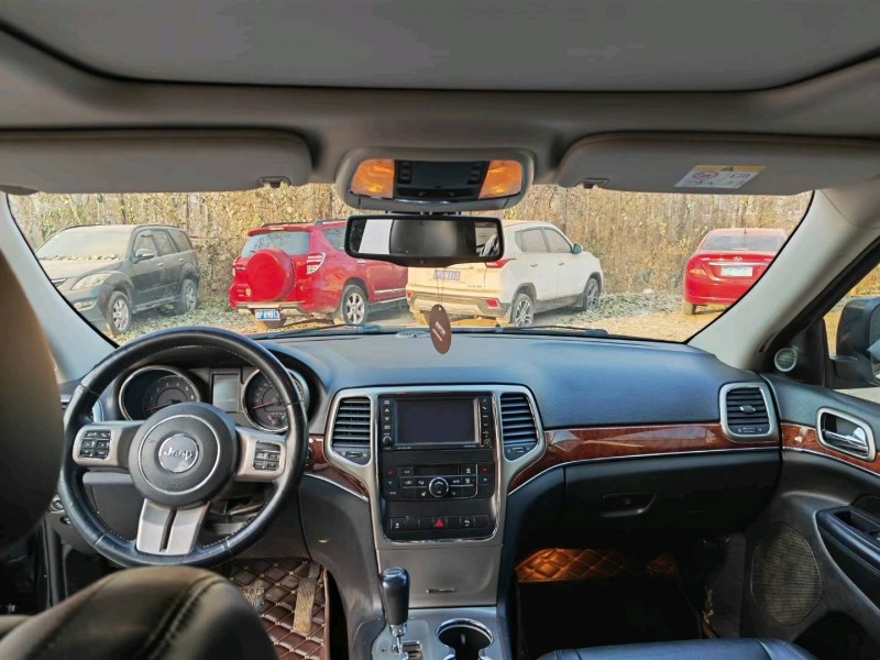 保定13年Jeep大切诺基4