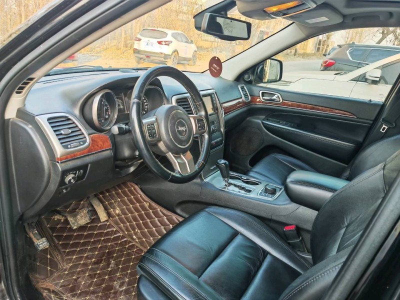 保定13年Jeep大切诺基6