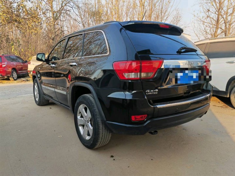 保定13年Jeep大切诺基7