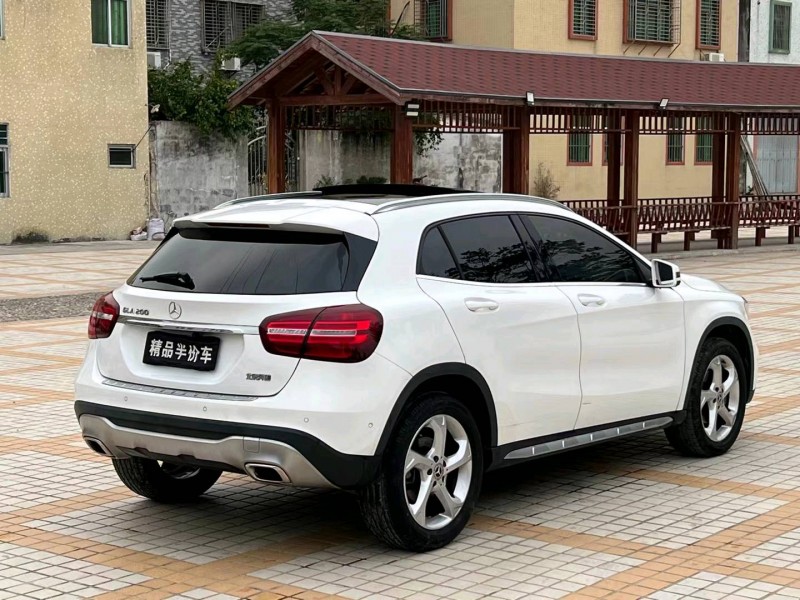汕头19年奔驰GLA8
