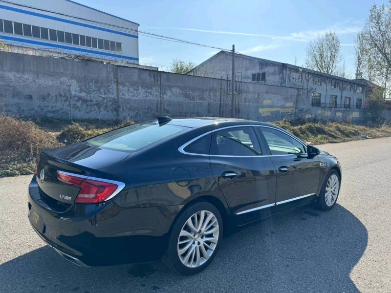 青岛18年别克君越4