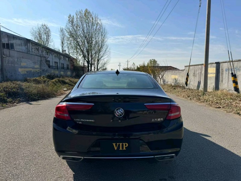 青岛18年别克君越6