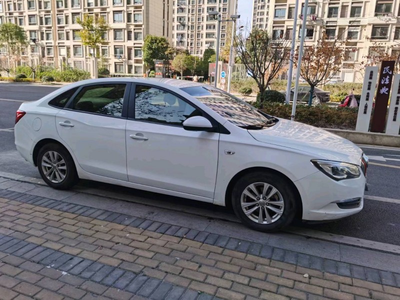 苏州17年别克英朗2