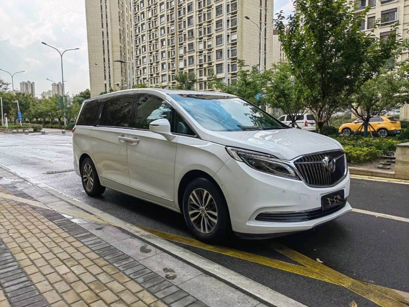 苏州17年别克GL82