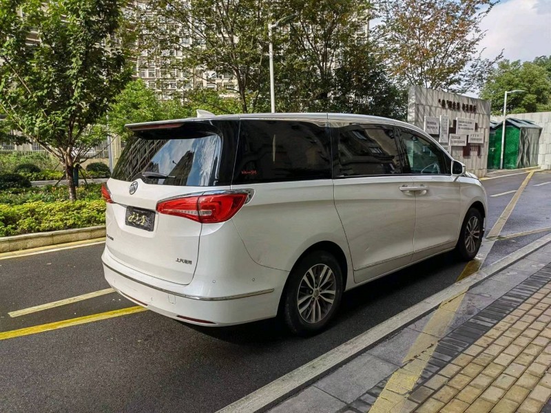 苏州17年别克GL88