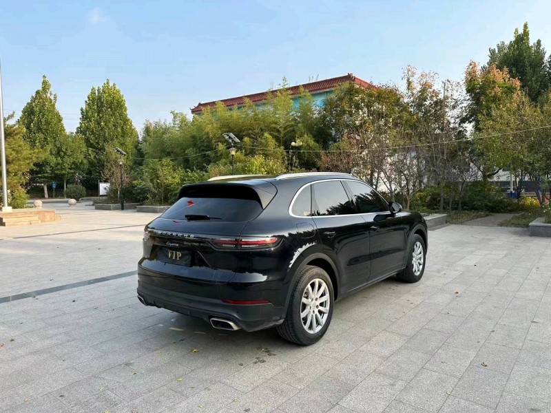 济南19年保时捷卡宴8