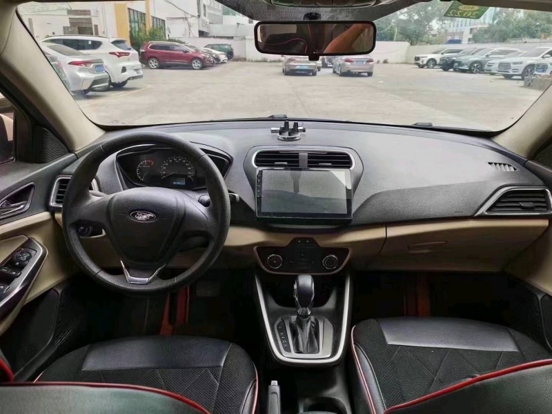 珠海17年福特福克斯4