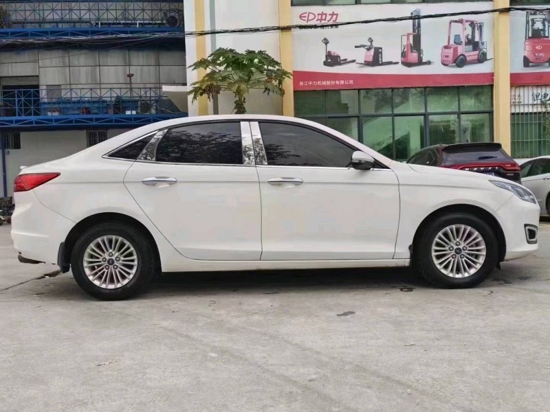 珠海17年福特福克斯5