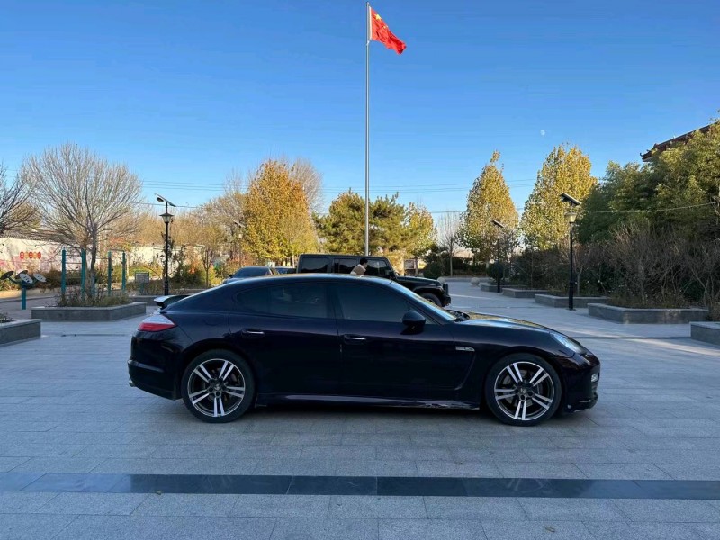 济南12年保时捷帕拉梅拉7