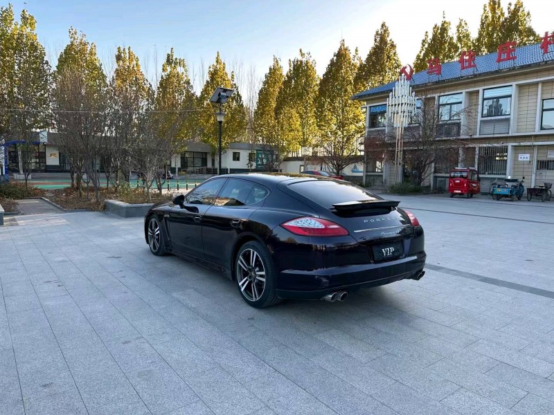 济南12年保时捷帕拉梅拉8