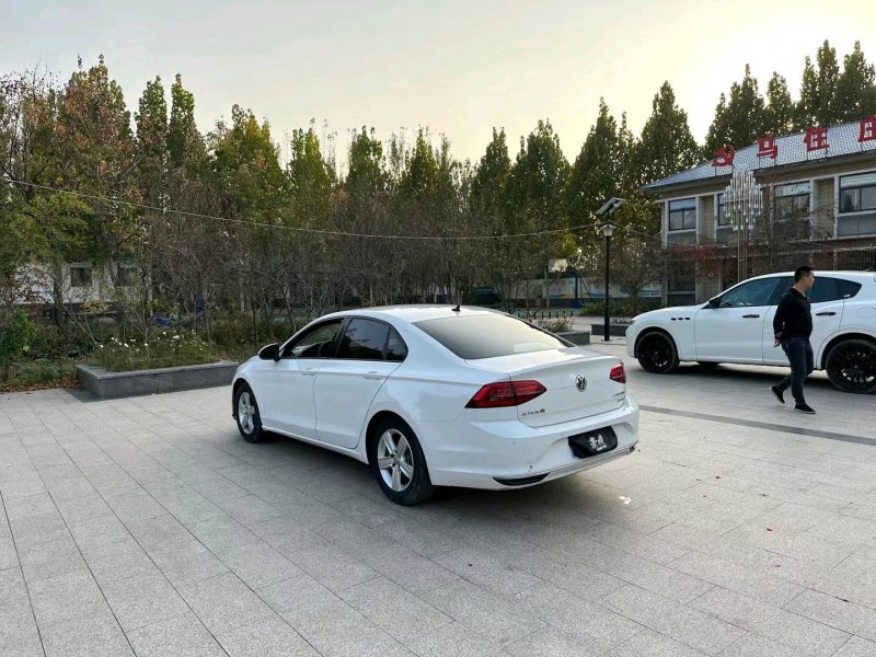 济南19年大众凌渡8