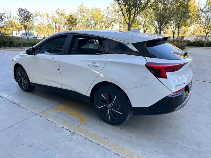 济宁23年别克微蓝7