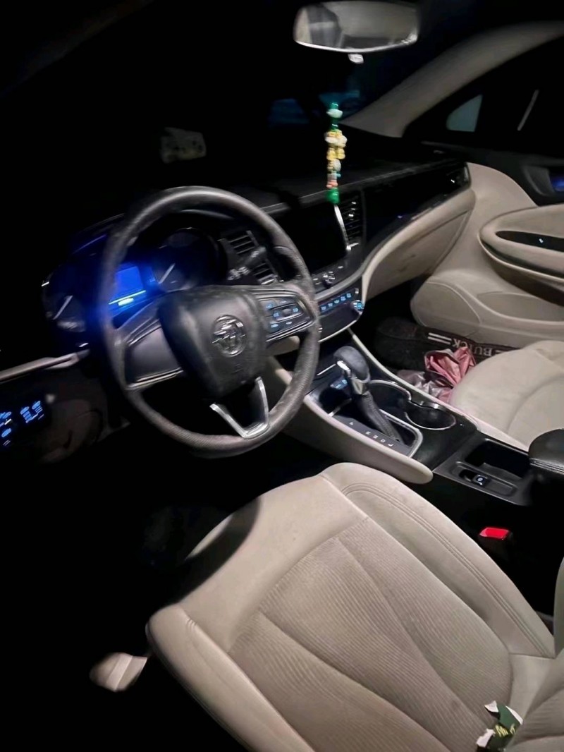 衡阳21年别克威朗4