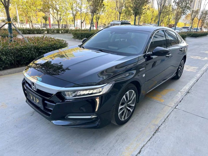 济宁18年本田雅阁2