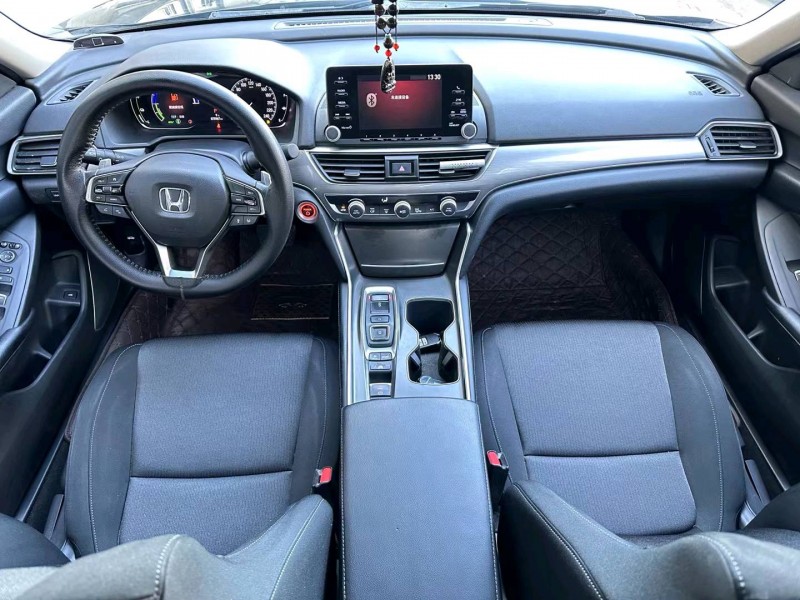 济宁18年本田雅阁4