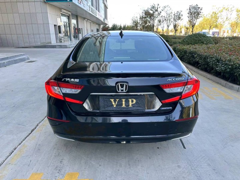 济宁18年本田雅阁9