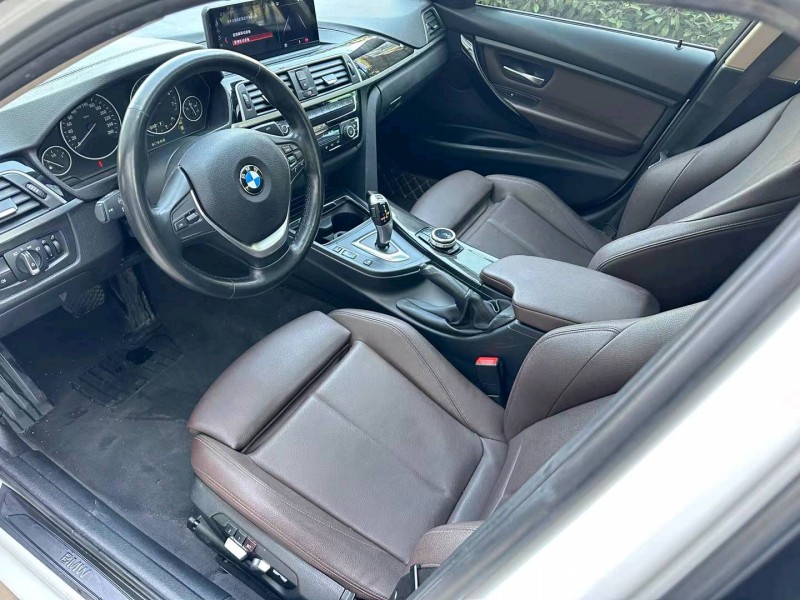 济宁18年宝马3系5