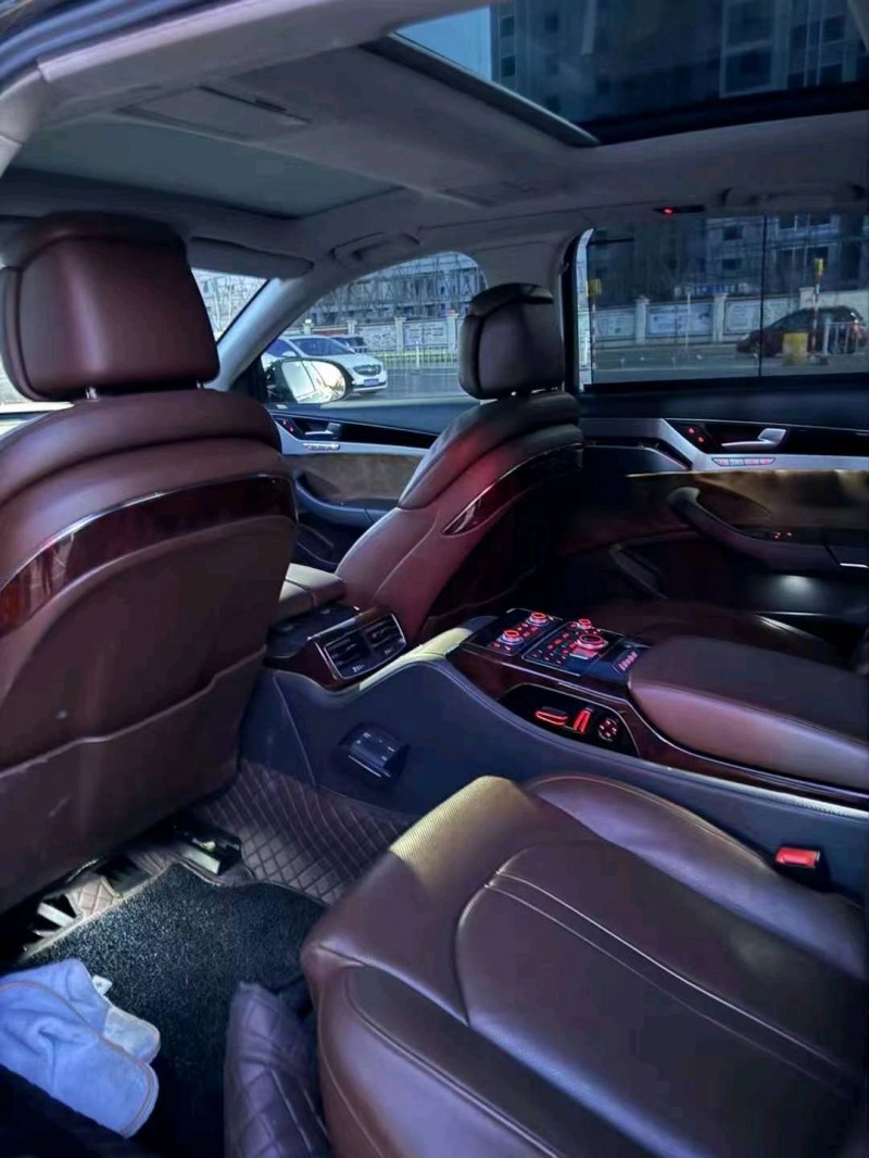 邯郸14年奥迪A8L5