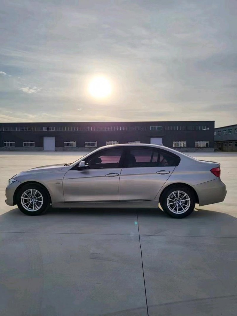 保定16年宝马3系8