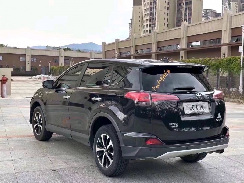 汕头18年丰田RAV4荣放4