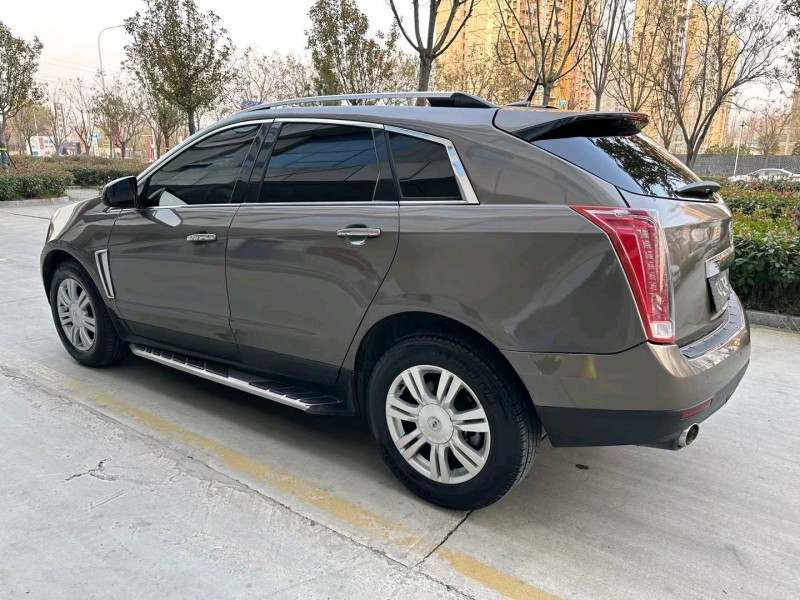 济宁16年凯迪拉克SRX7