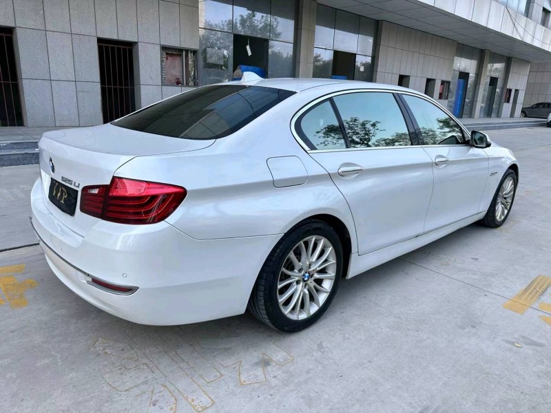 济宁15年宝马5系8