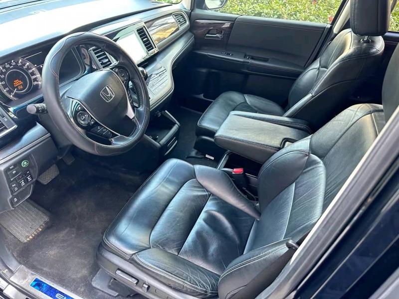 济宁18年本田艾力绅4