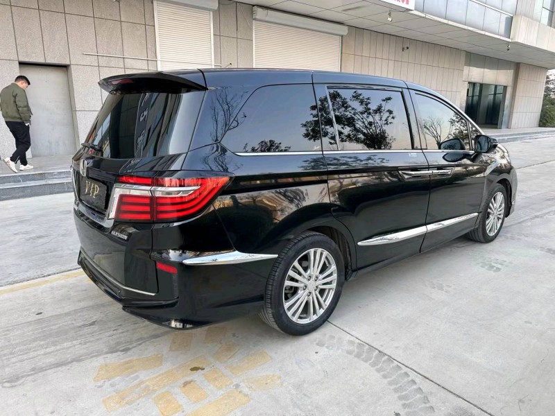 济宁18年本田艾力绅7