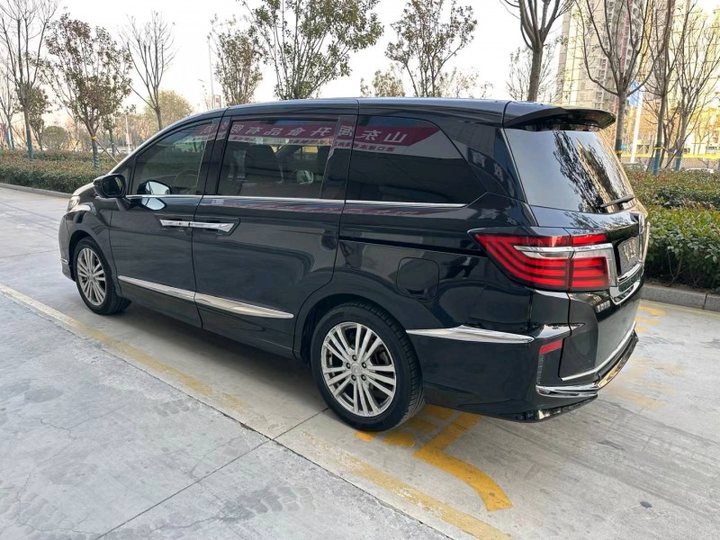 济宁18年本田艾力绅8