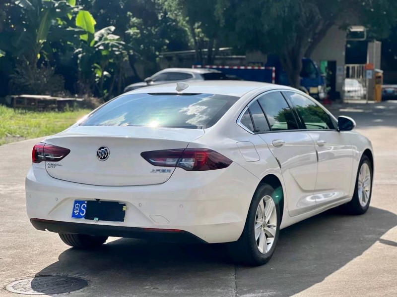 东莞19年别克君威4