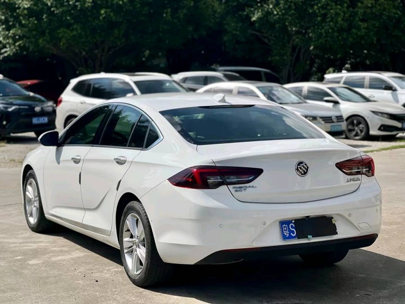 东莞19年别克君威6