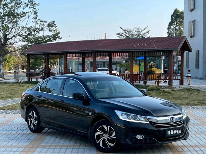 汕头17年本田雅阁2