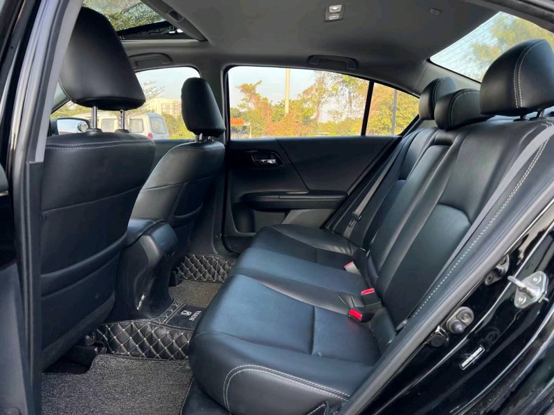 汕头17年本田雅阁6