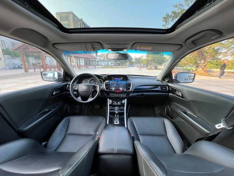 汕头17年本田雅阁7