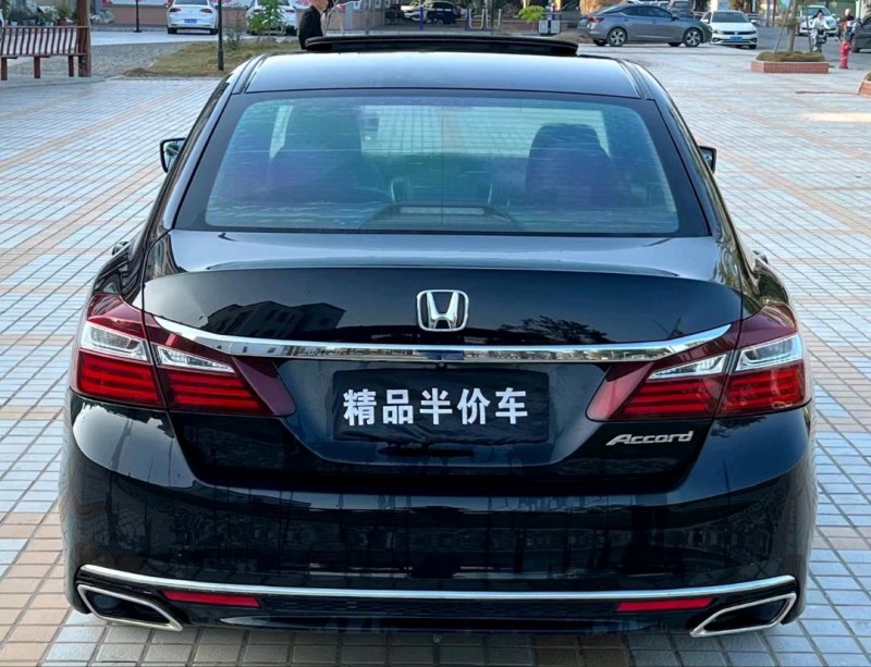 汕头17年本田雅阁9