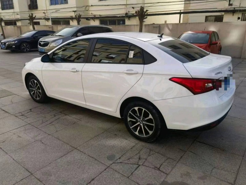 保定23年奇瑞艾瑞泽55