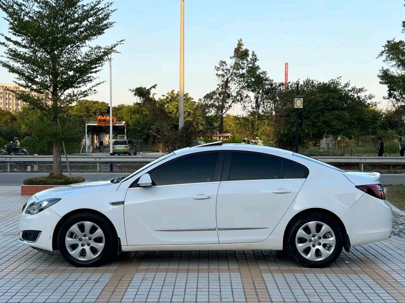 汕头15年别克君威3