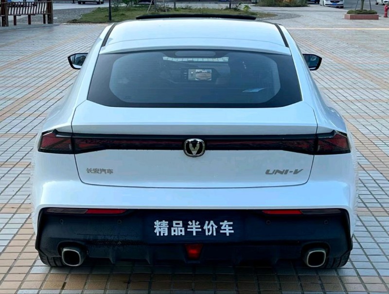 汕头23年长安汽车UNI-V8