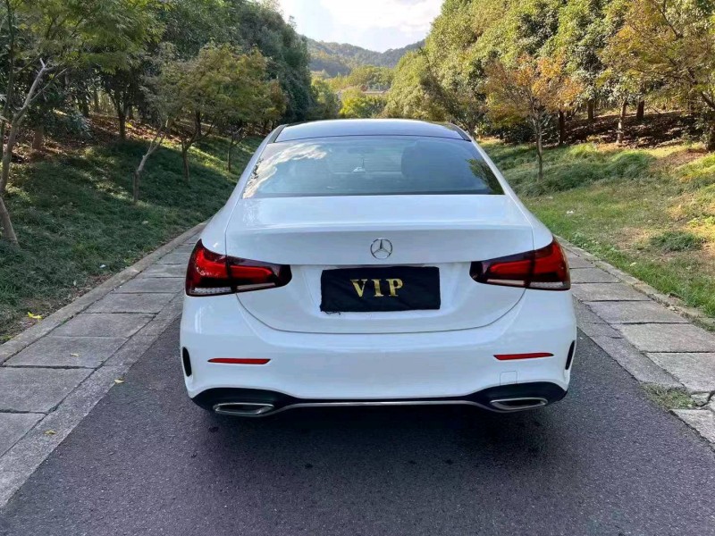湖州21年奔驰A3