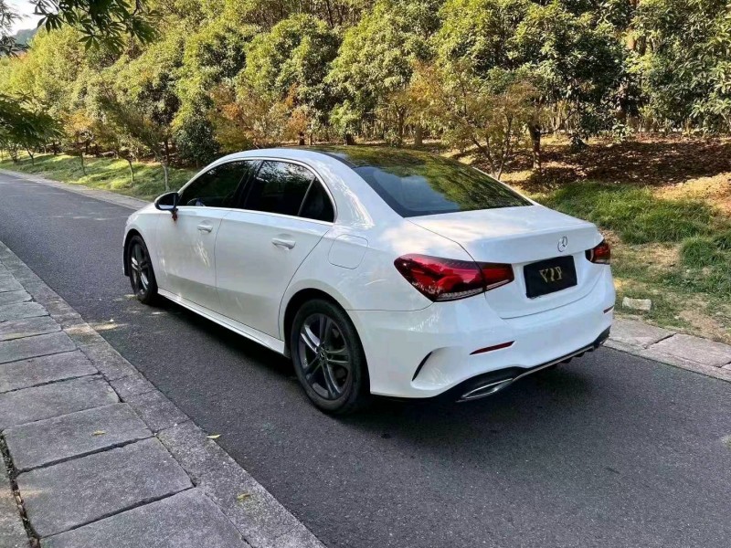 湖州21年奔驰A4
