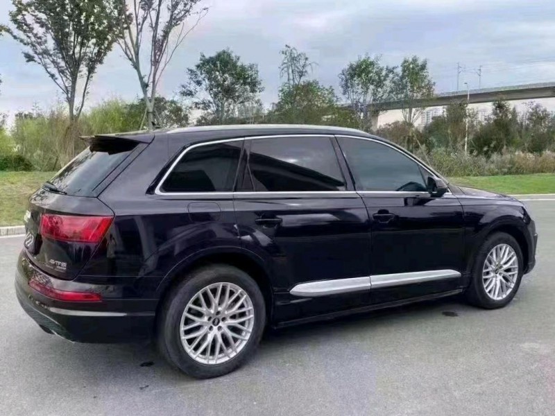 嘉兴17年奥迪Q74