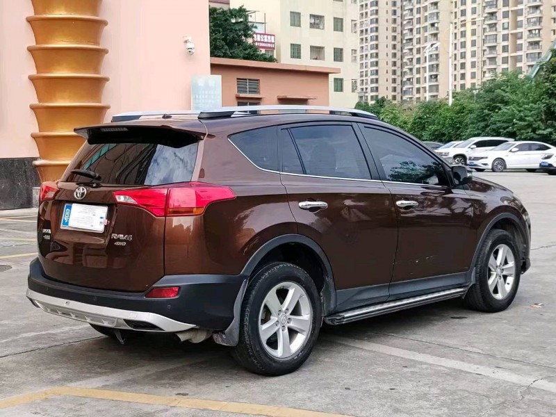 珠海14年丰田RAV47