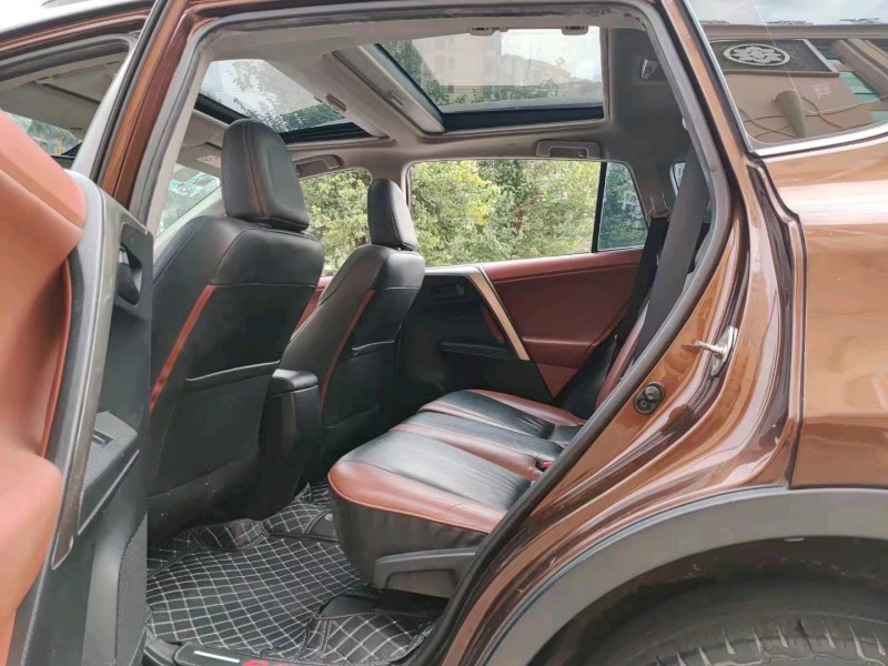 珠海14年丰田RAV48