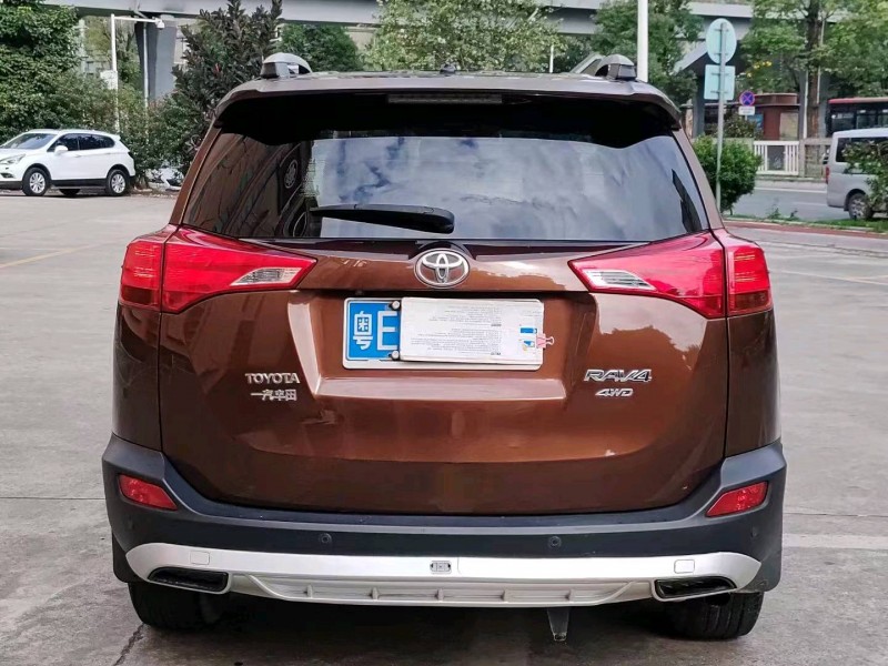 珠海14年丰田RAV49