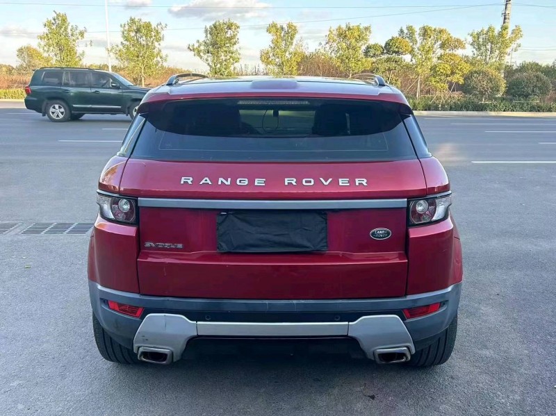 东营15年路虎极光7