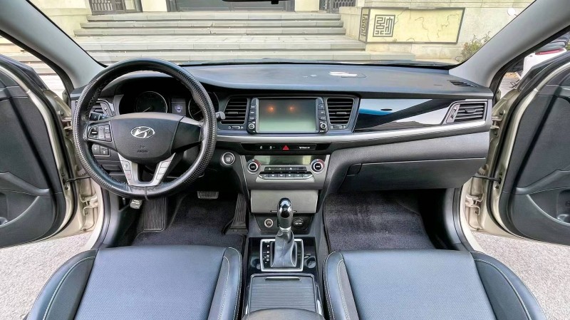 廊坊17年现代名图4