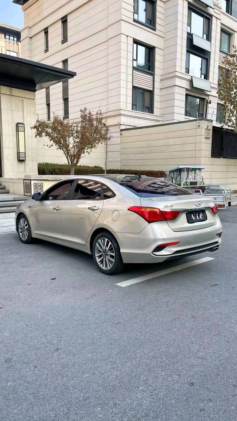 廊坊17年现代名图8