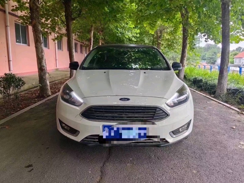 青岛16年福特福克斯1