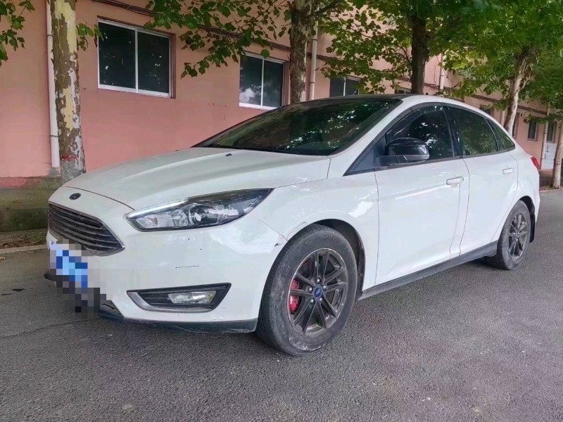 青岛16年福特福克斯2